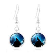Load image into Gallery viewer, Wolf Howling Earrings